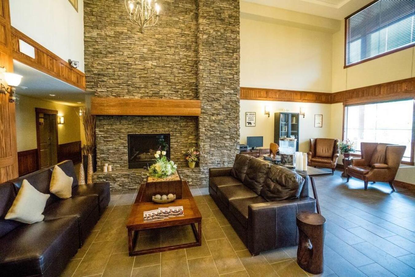 Spacious Penthouse Suite-King Beds-Pool & Hot Tub Canmore Zewnętrze zdjęcie